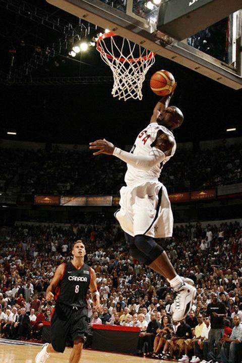 篮球明星图片大全集 ChMkJljZ9iCILLDYAAEKCdMmvRsAAbHowIYT9sAAQoh739.jpg