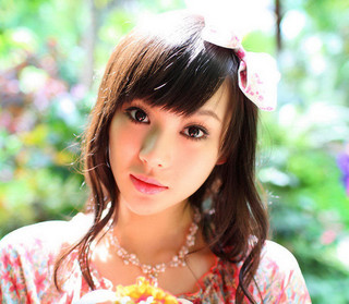 甜美娇俏小佳人手机壁纸